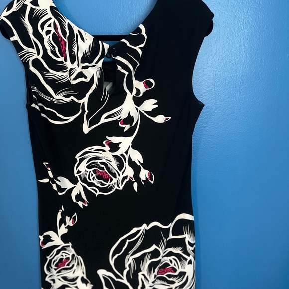 Black/white dress - Picture 2 of 3